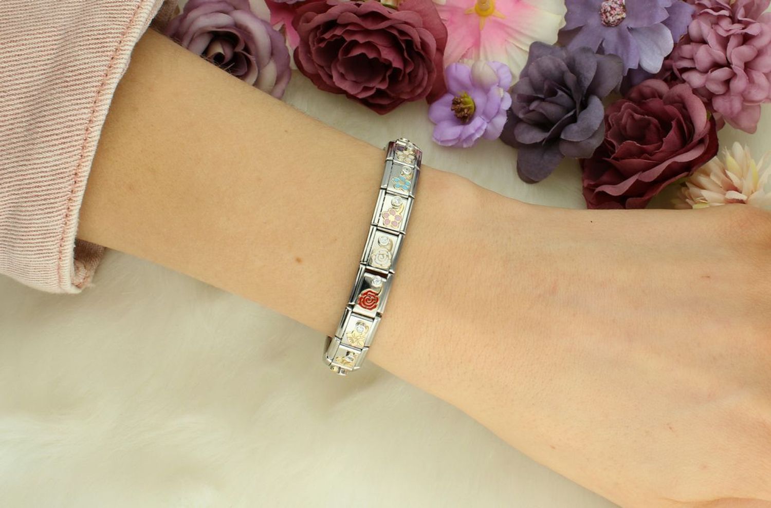 Charms Nomination Link 18K zawieszka złoto Biała Niezapominajka 630302 10.jpg